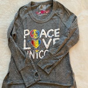 Girls size 5 long sleeve t shirt